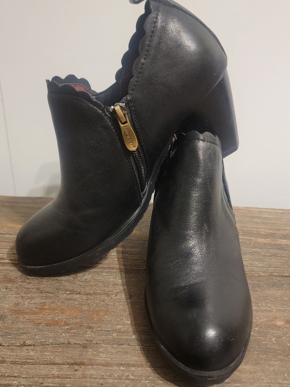 Spring Step Lartiste Black Leather Scalloped Ankle Booties with Side Zip